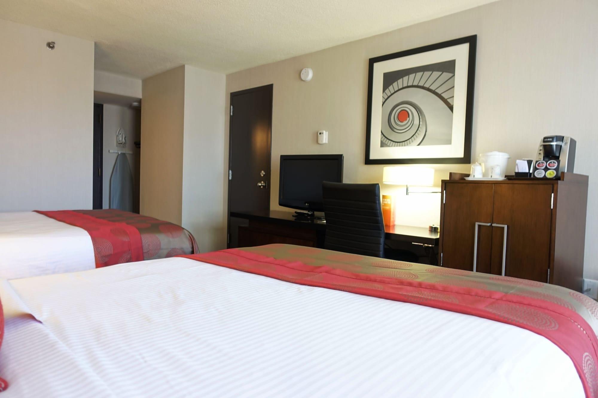 Ramada Plaza By Wyndham Regina Downtown Hotel Exterior photo