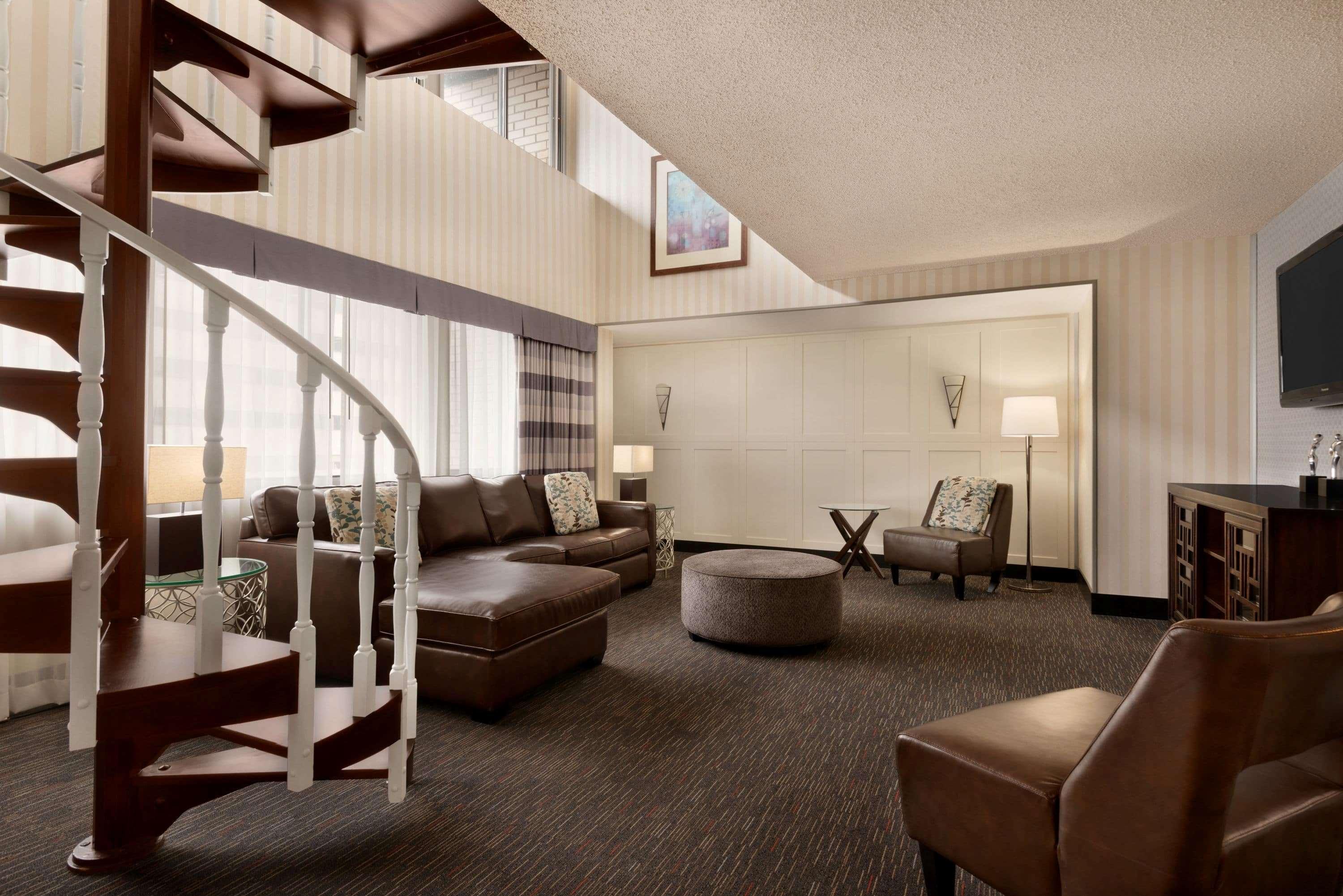 Ramada Plaza By Wyndham Regina Downtown Hotel Exterior photo