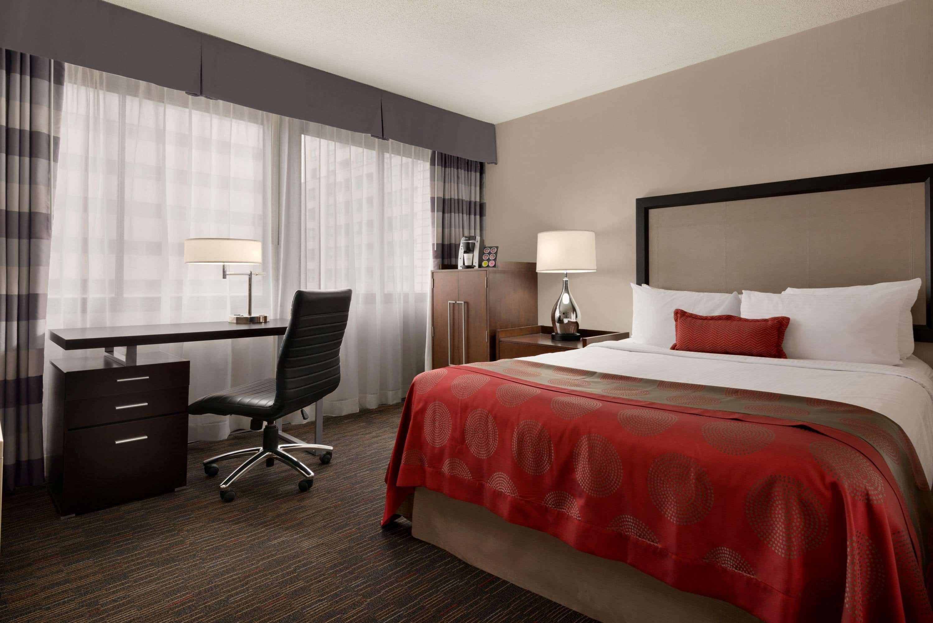 Ramada Plaza By Wyndham Regina Downtown Hotel Exterior photo